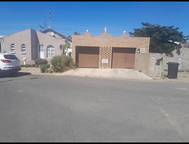 3 BEDROOM HOUSE FOR SALE IN CLOETESVILLE